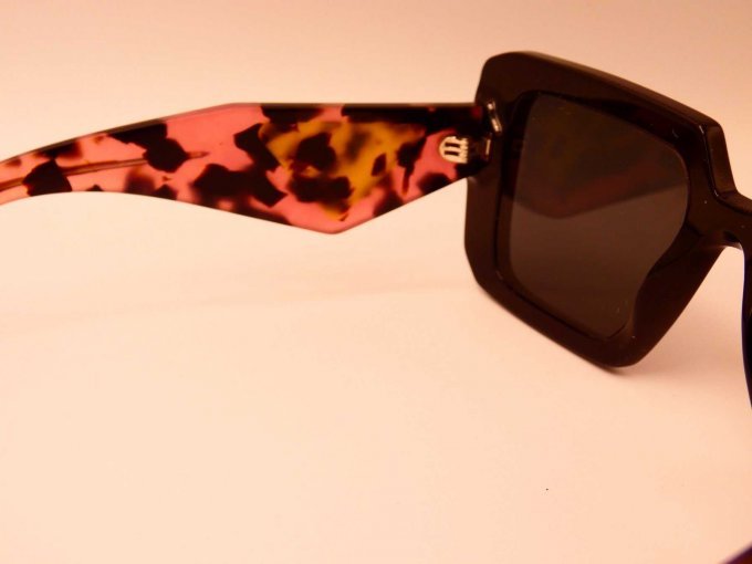 Damen-Sonnenbrille Prada_ Farbe Gestell Innenseite