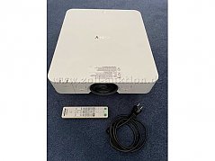 Beamer mir Fernbedienung und Netzkabel