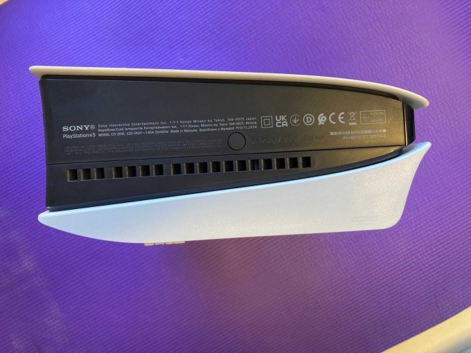 Seitenteil mit Typenbezeichnung