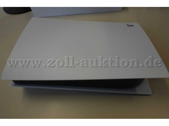 1 PS5 weiß, Ansicht von unten mit Anschlüssen