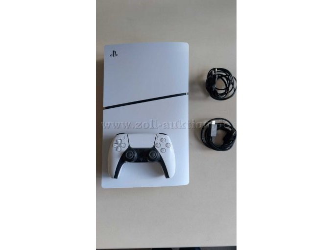 PlayStation 5 mit Controller und Kabel