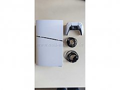 PlayStation 5 mit Controller und Kabel