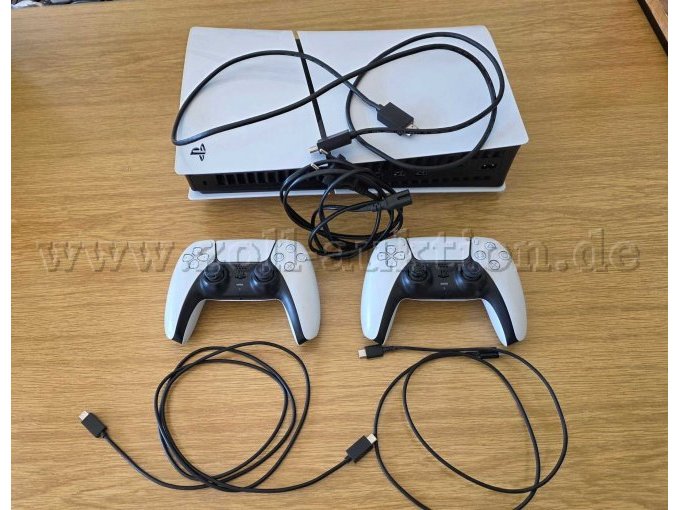 Playstation 5, 2 Controller, Netzkabel, HDMI Kabel und USB-C-Ladekabel für Controller