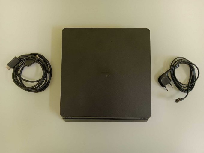 1 Sony PlayStation 4 Slim (500 GB) + 1 Toshiba-harde schijf (2 TB) – foto 2 – kavel bij Zoll-Auktion, Lutherstadt Eisleben
