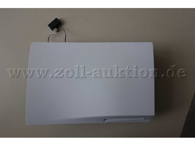 PS5 Rückseite  mit zusätzlichen USB-Anschluss