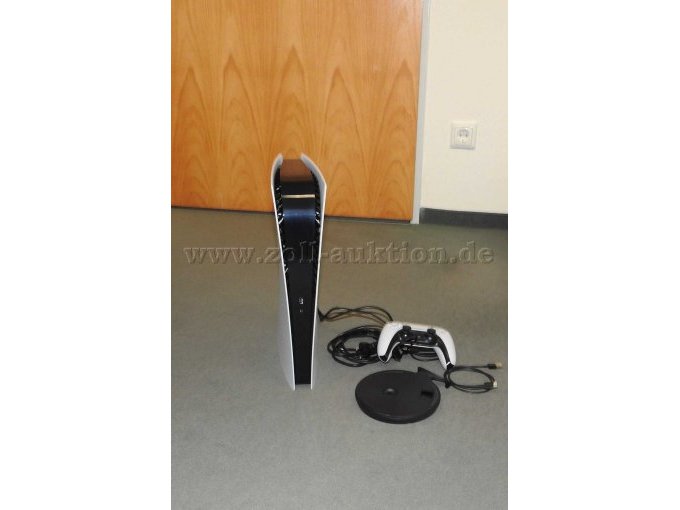 Sony PS5 Vorderansicht alle Geräte