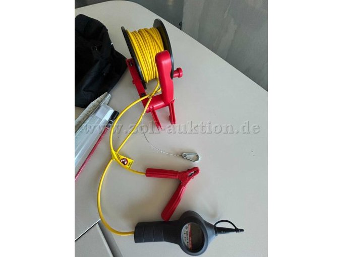 Spannungsprüfer mit Klemme und 30m-Leitungsroller