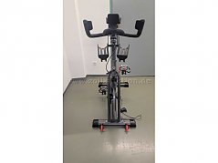 Inddor-Speedbike "Schwinn" Ansicht von vorn