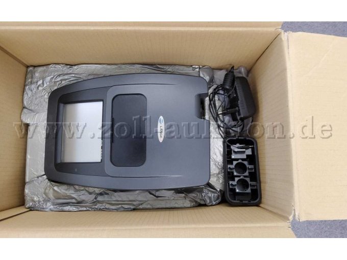 Photometer mit Zubehör und Netzkabel verpackt