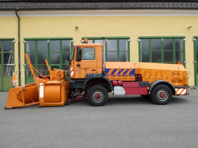 1 Spezialgeräteträger, Großschneeschleuder auf MAN Basis, gebraucht, defekt: Ansicht von links