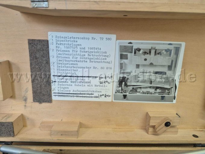 Transportkoffer aus Holz.