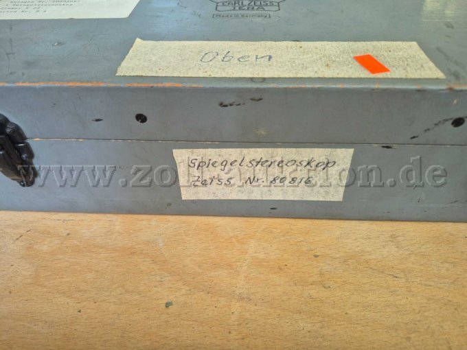 Transportkoffer aus Holz.