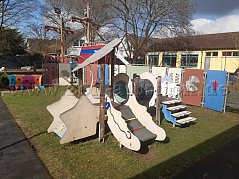 Gesamtansicht Spielgerät