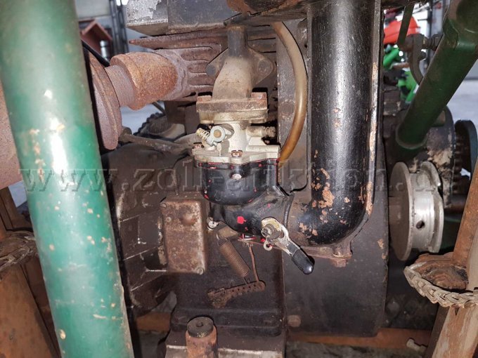 Detailansicht Motor Vergaser