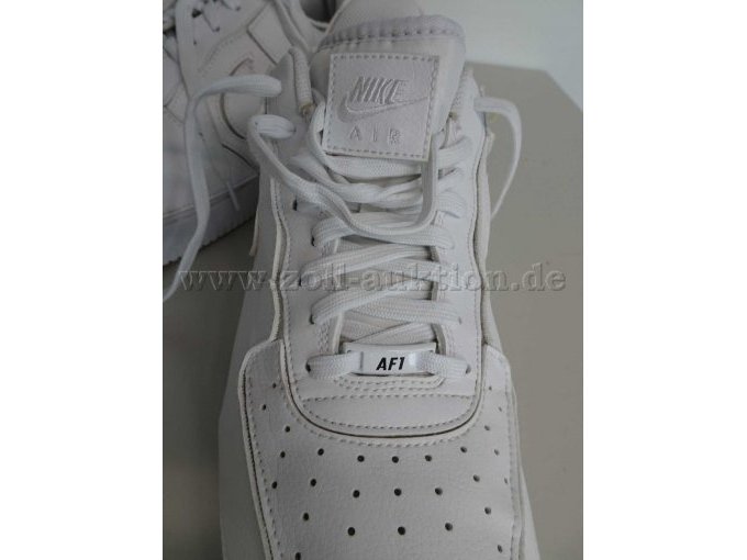 Sportschuhe AF1, Detailansicht Modellbezeichnung