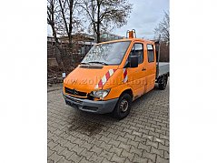 Fahrzeug vorderseite mit Unfallschaden