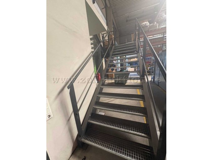 1 Stahltreppe mit Podest - 20 Stufen – foto 2 – kavel bij Zoll-Auktion, Oelde