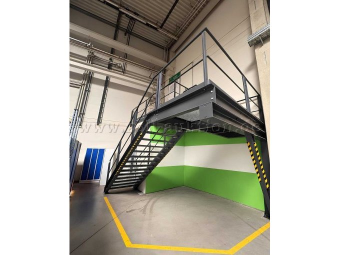 1 Stahltreppe mit Podest - 20 Stufen – foto 3 – kavel bij Zoll-Auktion, Oelde