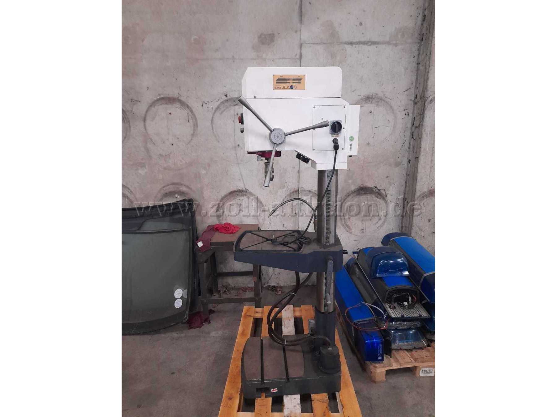 Standbohrmaschine Seitenansicht
