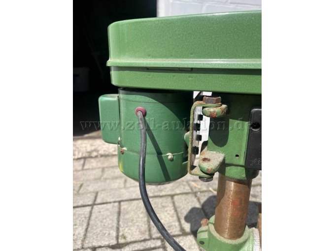 Kabelanschluss an der Maschine