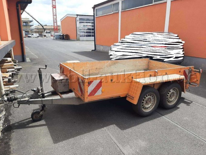 Anhänger vorne links