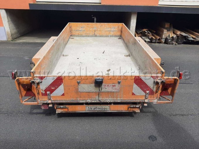 Anhänger hinten