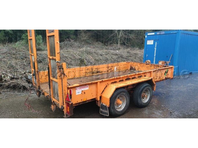 Abgebildet ist der zum Verkauf stehende Anhänger im aktuellen Zustand.