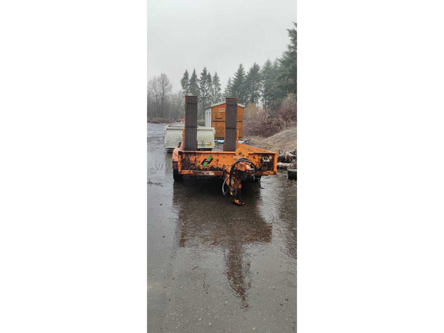 Abgebildet ist der zum Verkauf stehende Anhänger im aktuellen Zustand.