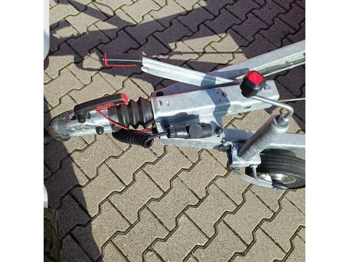 Kugekkupplung mit Handbremse