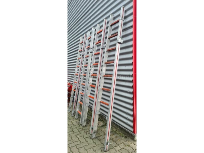 Steckleiter seitliche Aufnahme