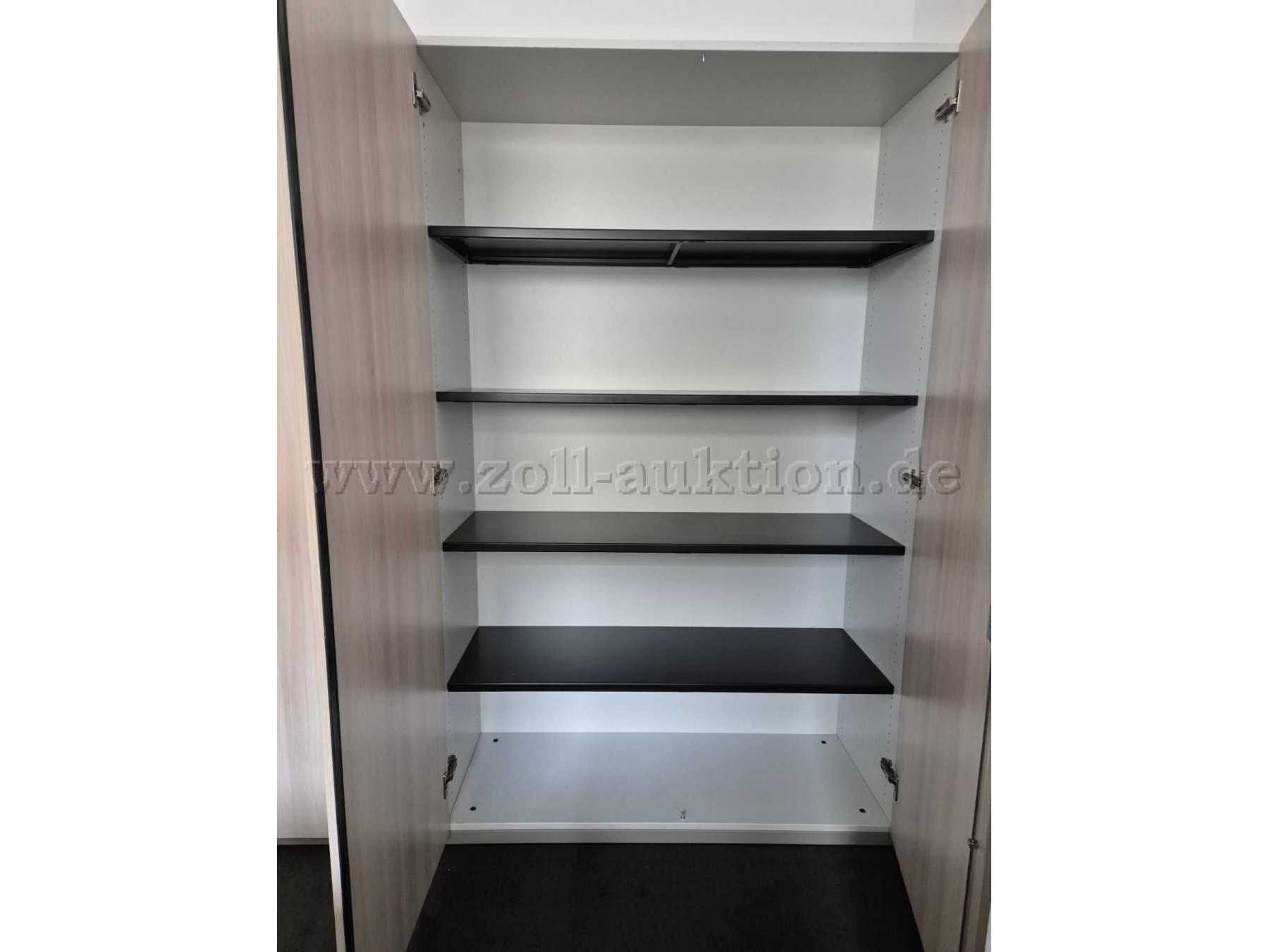 Doppeltüriger Aktenschrank