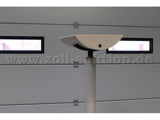 Stirnseite mit ein-, Ausschalter