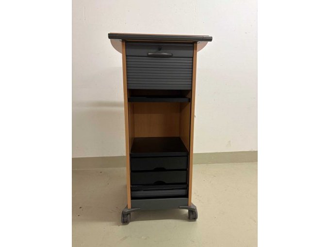 Bild vorne defekte Tür