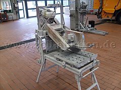 Säge von links vorn