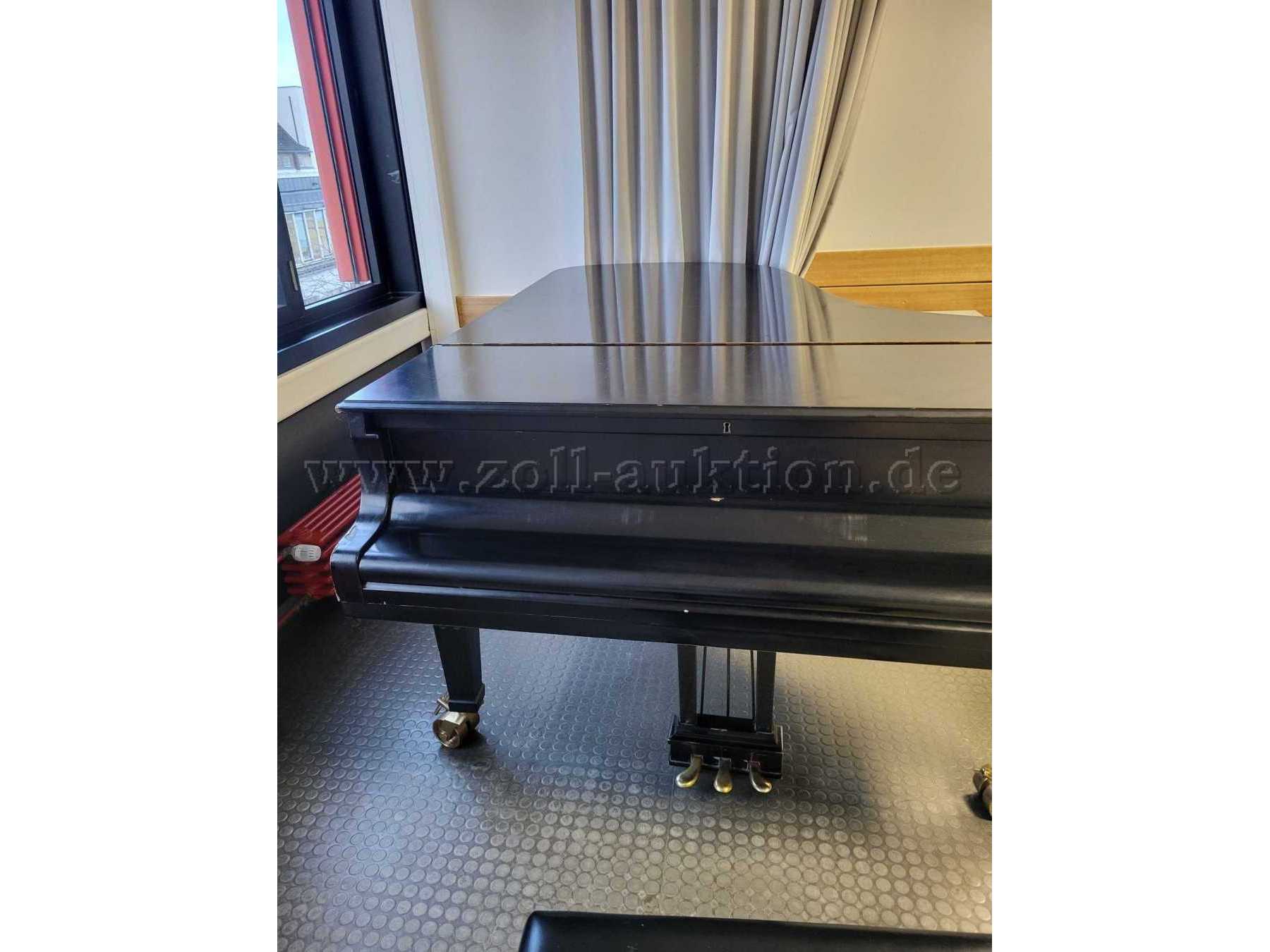 Gesamtansicht mit geschlossenem Deckel