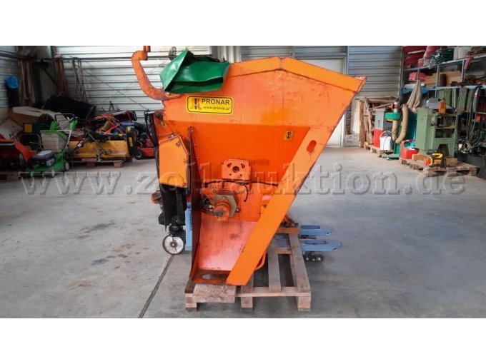 Selbstladestreuer Pronar: Seitenansicht