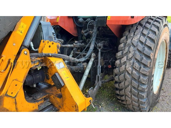 Heckansicht Traktor Steyr mit Anbaubaugerät Böschungsmäher: Ansicht Aufnahme - Korrossion