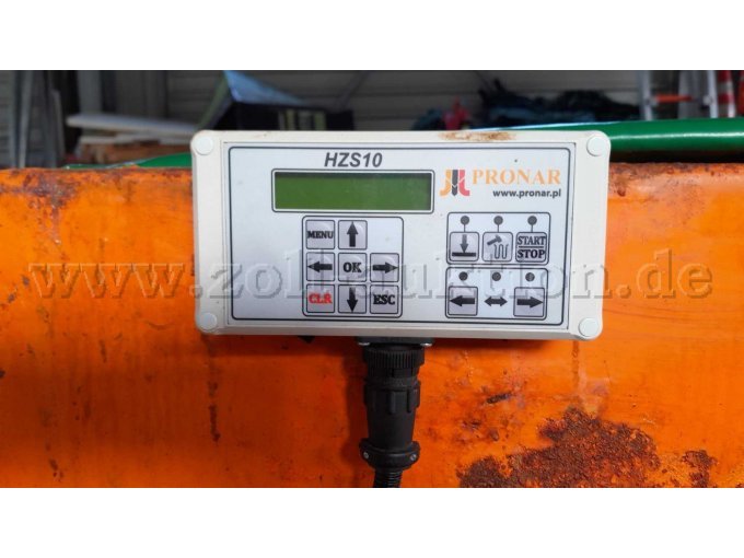 Selbstladestreuer Pronar: Bedienfeld