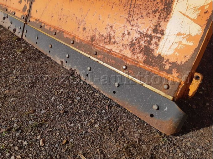 Schnee-/Räumschild Pronar: Pflug korrodiert