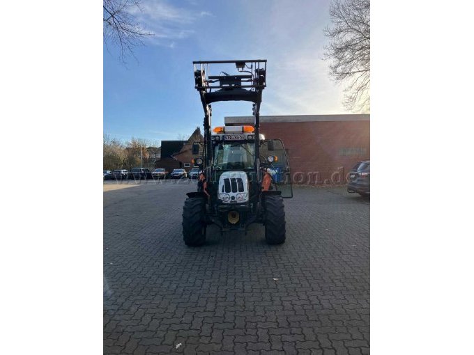 Frontseite (hochgefahren)