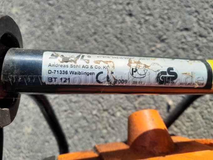 Stihl BT 121 Typenschild