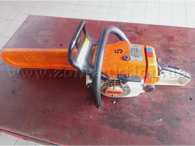 Säge von oben links