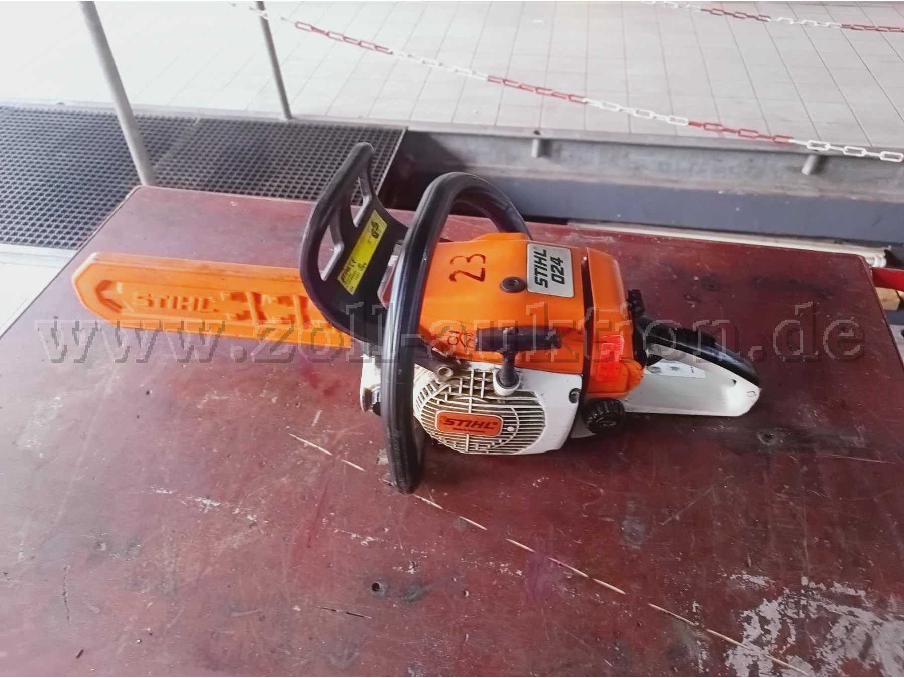 Säge von oben links