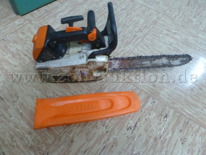 1 Stihl Kettensäge MS 200 T – kavel bij Zoll-Auktion, Nürnberg