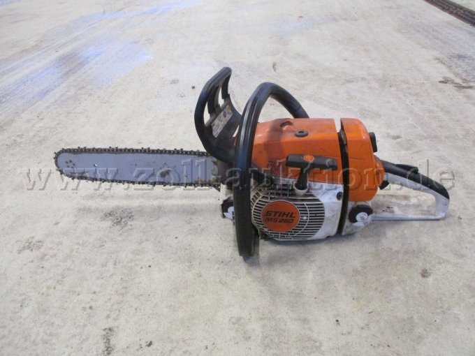 Motorsäge Stihl MS 260, von links