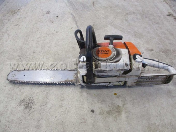 Motorsäge Stihl MS 260, von unten
