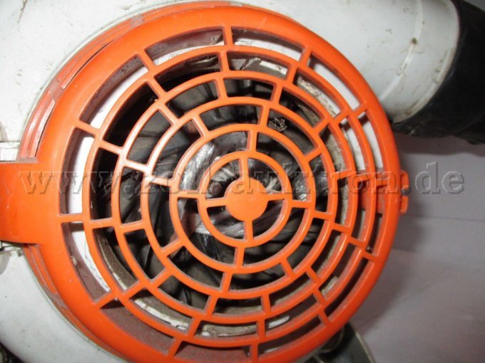Seitenansicht Stihl Laubhäcksler/Laubbläser