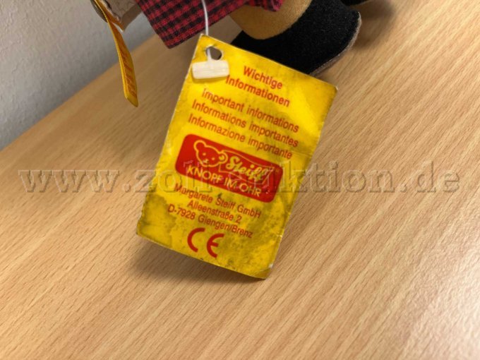Etikett der Firma Steiff, hier noch mit vierstelliger Postleitzahl