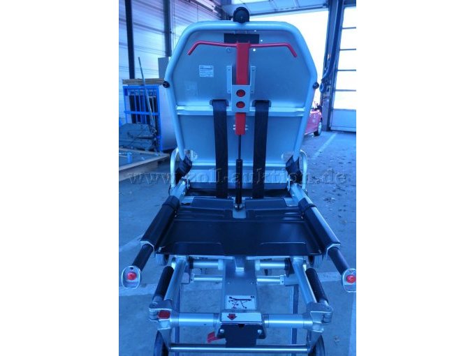 Ansicht mit aufgestelltem Kopfteil