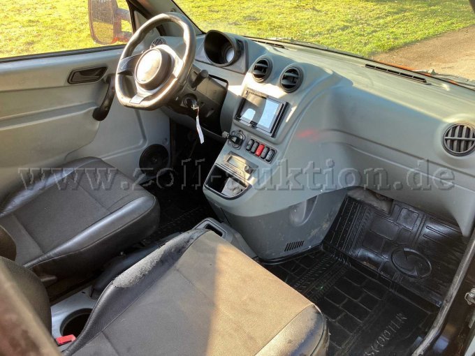 StreetScooter Ansicht innen_Beifahrerseite_Polsterschaden